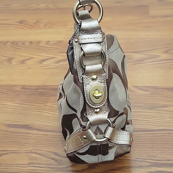 ❌❌❌ SOLD ❌❌❌ Coach "Carly" Shoulder Bag - Picture 5 of 11